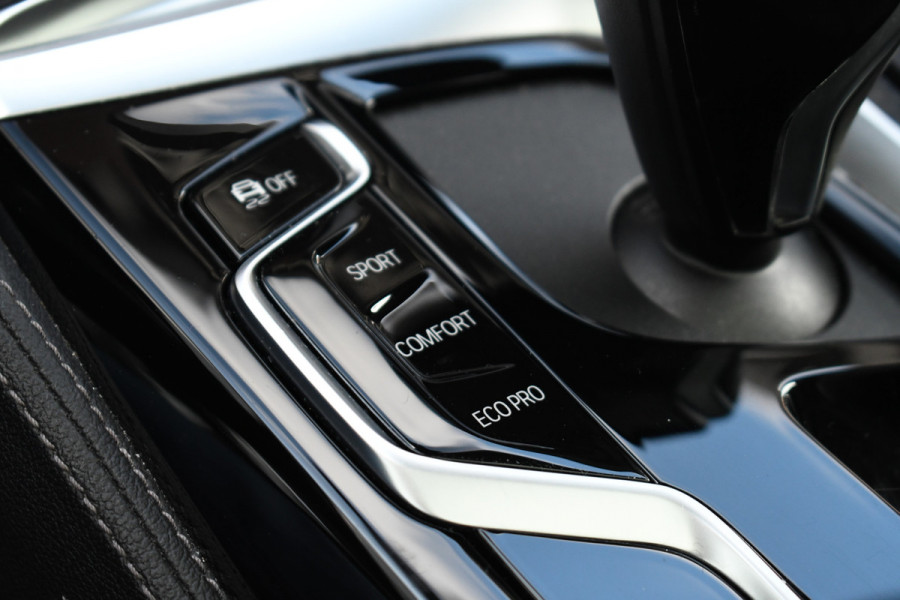 BMW 5 Serie Touring 530d 286pk M-Sport Pano Laser ACC HUD Comfort 4-wielbest