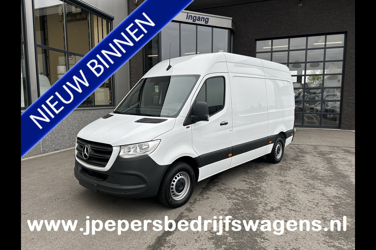 Mercedes-Benz Sprinter 317 CDI L2 H2 MBUX / Navigatie / Camera / Parkeersensoren / Cruise control / Airco / 270 Graden achterdeuren Mercedes-Benz Sprinter 317 CDI L2 H2 MBUX / Navigatie / Camera / Parkeersensoren / Cruise control / Airco / 270 Graden achterdeuren