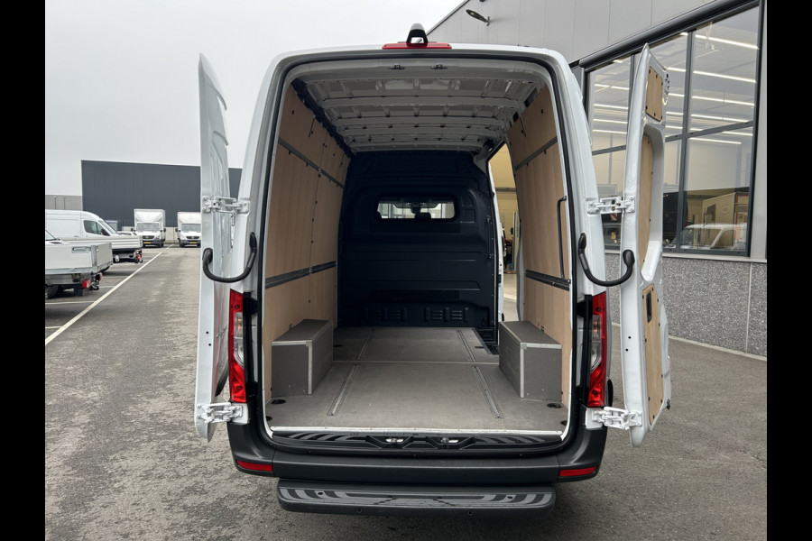 Mercedes-Benz Sprinter 317 CDI L2 H2 MBUX / Navigatie / Camera / Parkeersensoren / Cruise control / Airco / 270 Graden achterdeuren