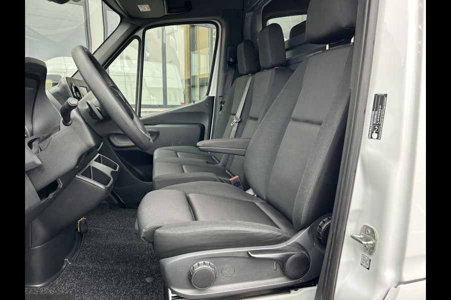 Mercedes-Benz Sprinter 317 CDI L2 H2 MBUX / Navigatie / Camera / Parkeersensoren / Cruise control / Airco / 270 Graden achterdeuren