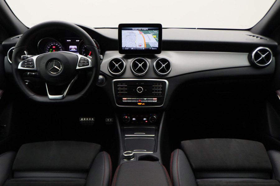 Mercedes-Benz GLA 180 Business Solution AMG Automaat