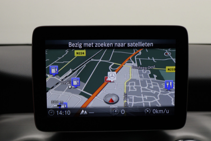 Mercedes-Benz GLA 180 Business Solution AMG Automaat