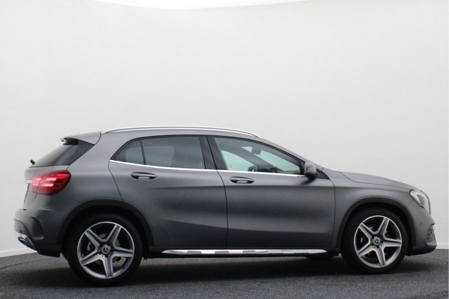 Mercedes-Benz GLA 180 Business Solution AMG Automaat