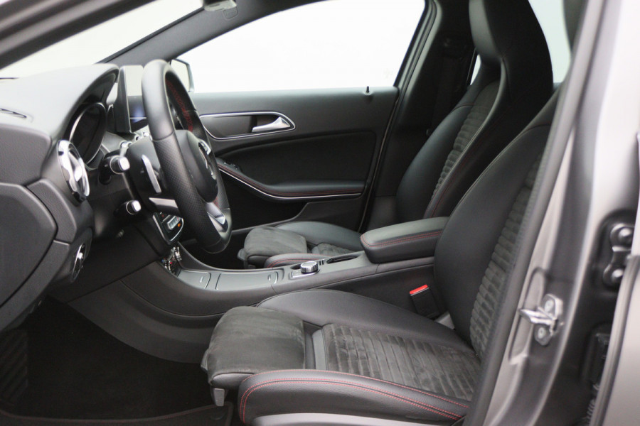 Mercedes-Benz GLA 180 Business Solution AMG Automaat