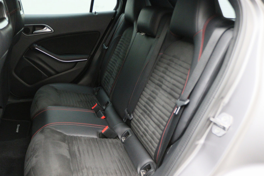 Mercedes-Benz GLA 180 Business Solution AMG Automaat