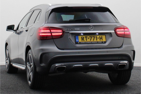 Mercedes-Benz GLA 180 Business Solution AMG Automaat