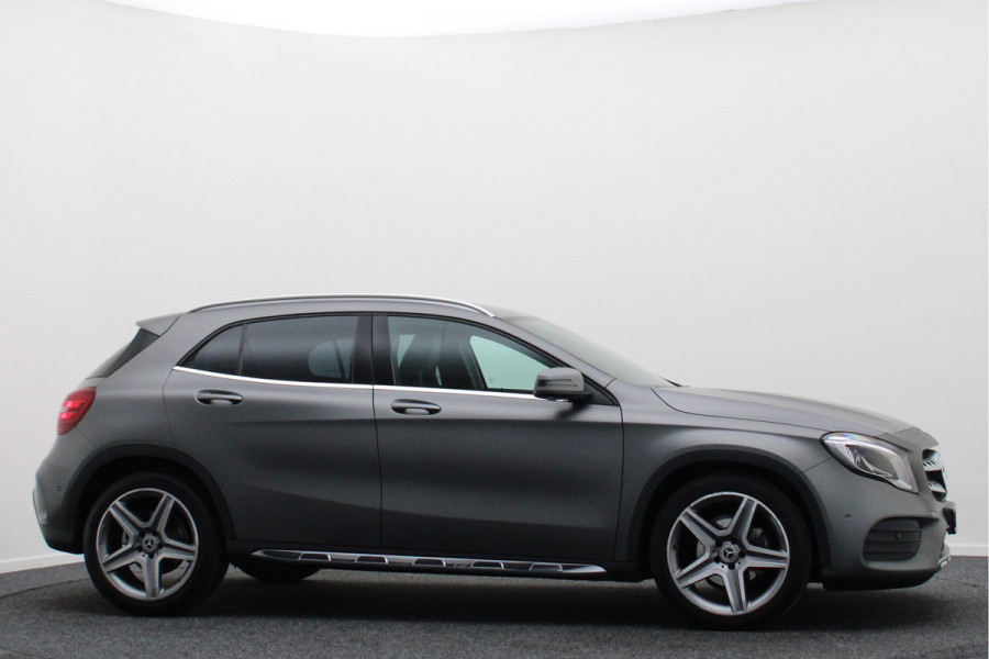 Mercedes-Benz GLA 180 Business Solution AMG Automaat