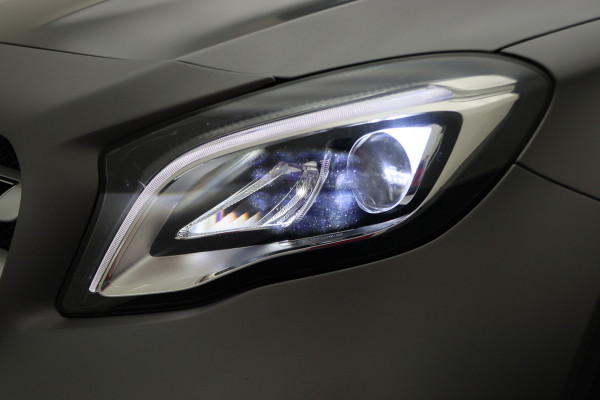 Mercedes-Benz GLA 180 Business Solution AMG Automaat