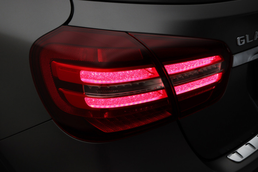 Mercedes-Benz GLA 180 Business Solution AMG Automaat