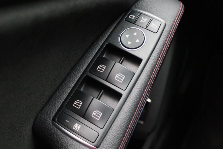 Mercedes-Benz GLA 180 Business Solution AMG Automaat
