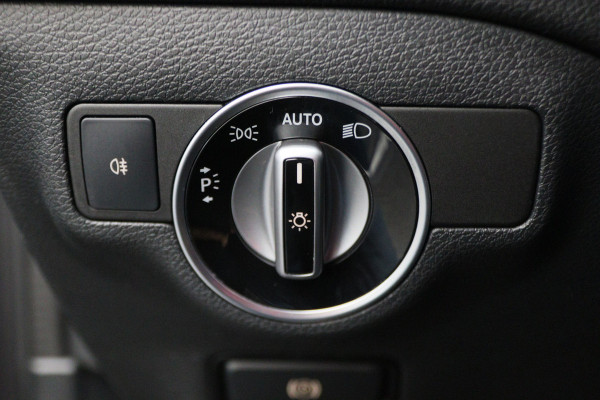 Mercedes-Benz GLA 180 Business Solution AMG Automaat