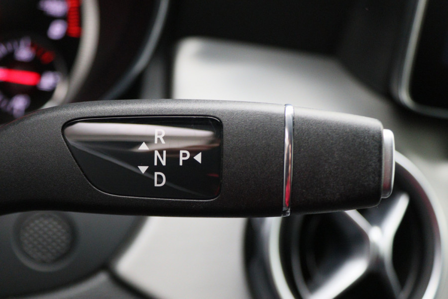 Mercedes-Benz GLA 180 Business Solution AMG Automaat