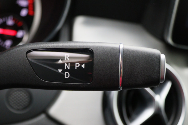 Mercedes-Benz GLA 180 Business Solution AMG Automaat