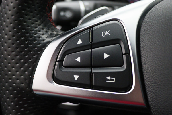Mercedes-Benz GLA 180 Business Solution AMG Automaat
