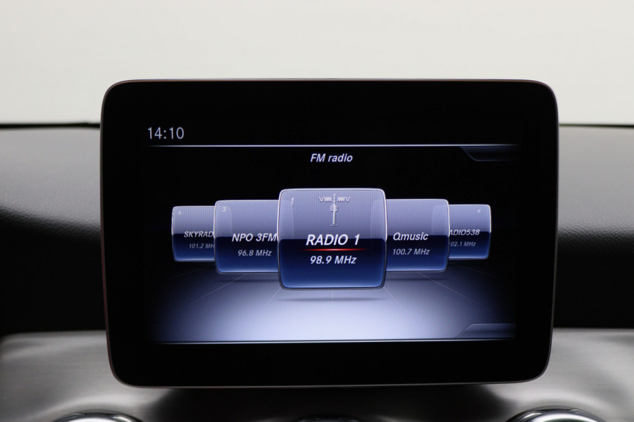 Mercedes-Benz GLA 180 Business Solution AMG Automaat