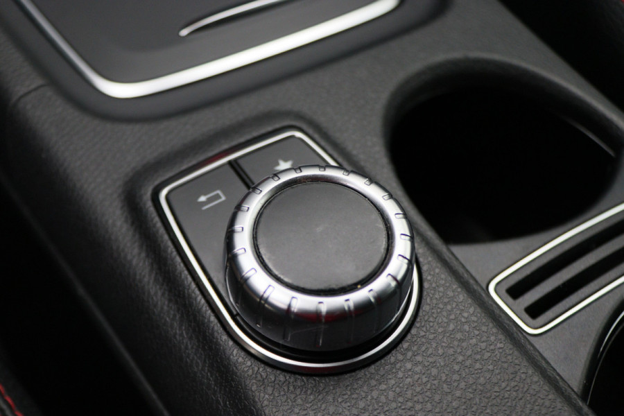 Mercedes-Benz GLA 180 Business Solution AMG Automaat