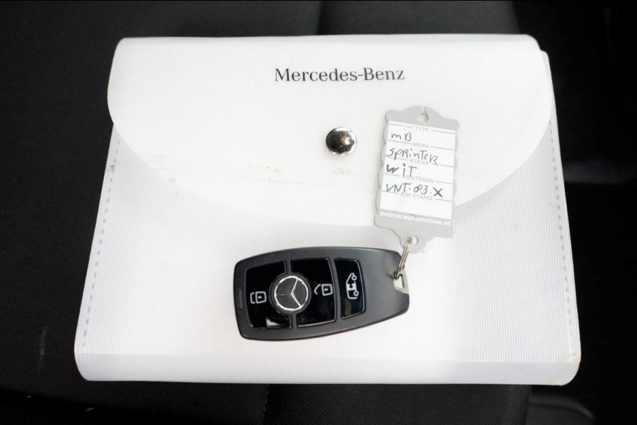 Mercedes-Benz Sprinter 311 CDI 115pk RWD L2H2 Servicewagen Airco/Camera/230V 02-2022