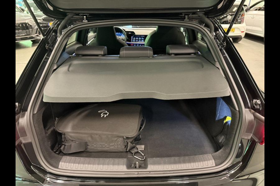 Audi A3 Sportback 45 TFSI e Competition BLACK-LINE RS-STOELEN PANO/SFEERVERL/V-COCKPIT/DAB/NAVI/LED///