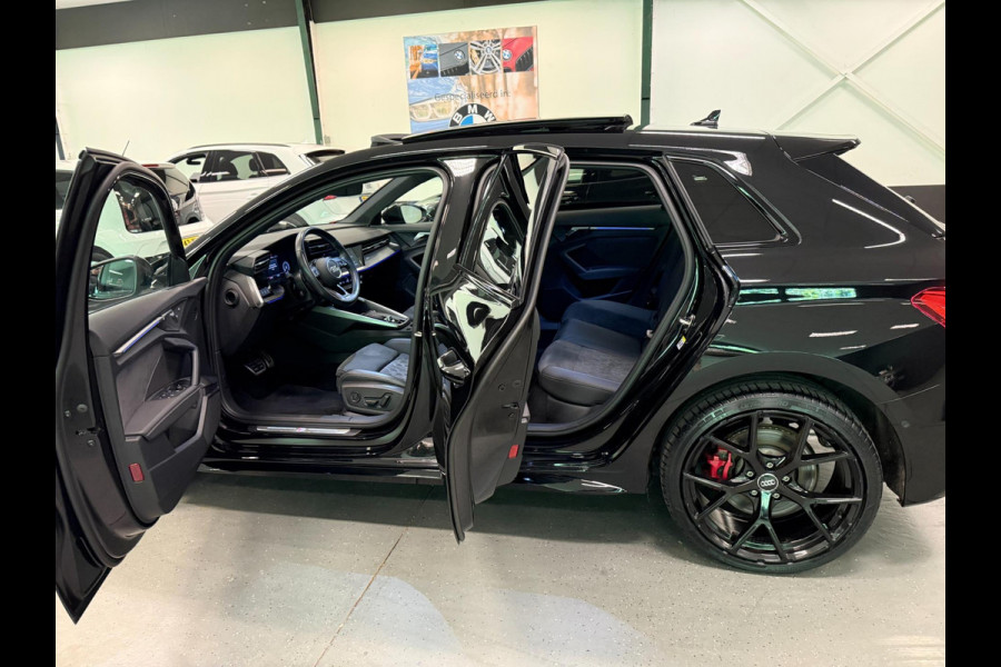 Audi A3 Sportback 45 TFSI e Competition BLACK-LINE RS-STOELEN PANO/SFEERVERL/V-COCKPIT/DAB/NAVI/LED///