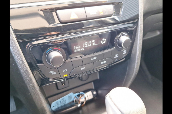 Suzuki Vitara 1.6 High Executive | Trekhaak | Schuif/ open dak | Stoelverwarming | Navi | Clima | Keyless Entry