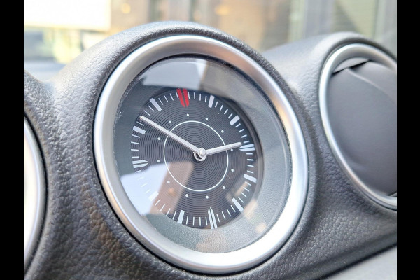 Suzuki Vitara 1.6 High Executive | Trekhaak | Schuif/ open dak | Stoelverwarming | Navi | Clima | Keyless Entry