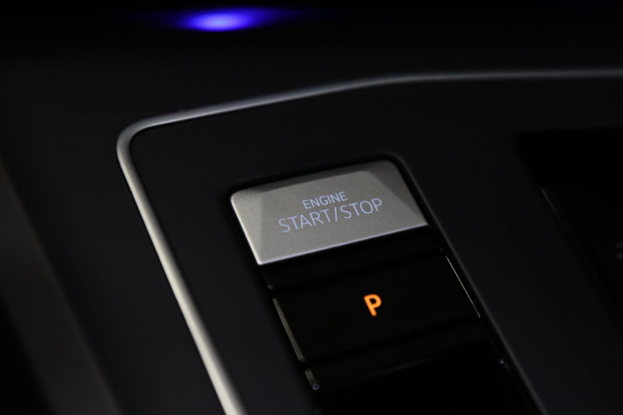 Volkswagen Golf 2.0 TSI R 4Motion PERFORMANCE AKRA/PANO/HUD/IQ/H&K/BOMVOL