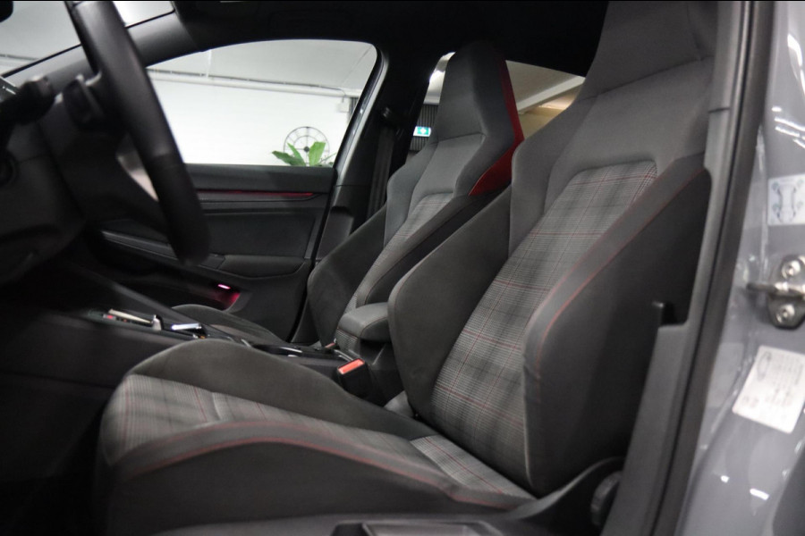 Volkswagen Golf 2.0 TSI GTI PANO/H&K/IQ-LIGHT/CAM/VOLL