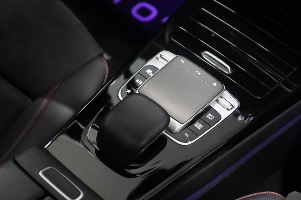 Mercedes-Benz A-Klasse 220 AMG /PANO/SFEERV/CARPLAY/CAM/STOELV/VOLL