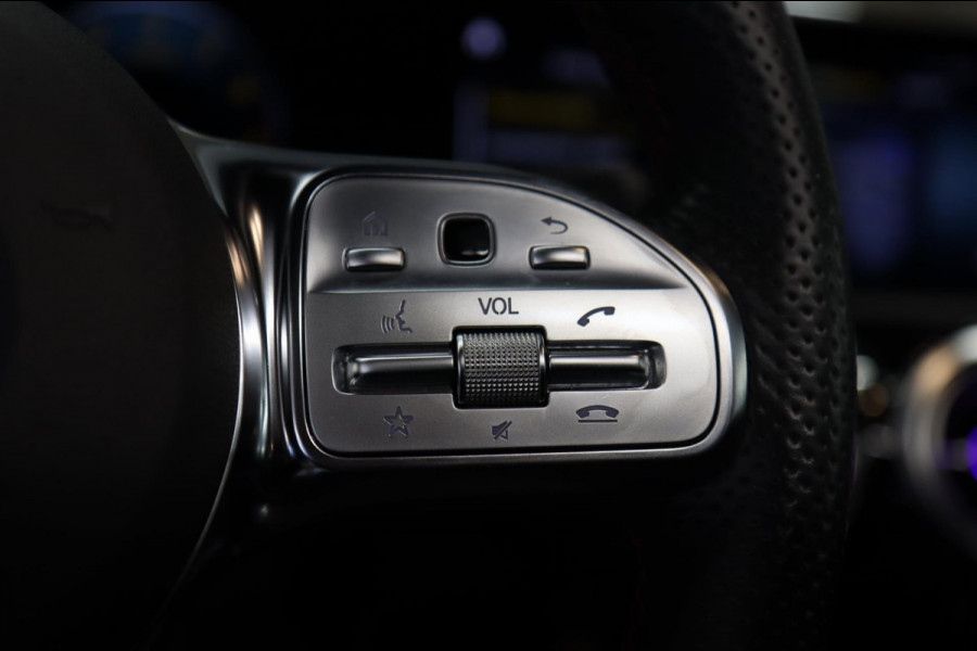 Mercedes-Benz A-Klasse 220 AMG /PANO/SFEERV/CARPLAY/CAM/STOELV/VOLL
