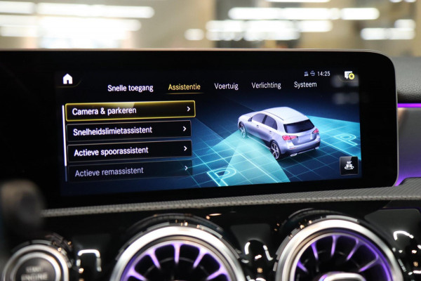 Mercedes-Benz A-Klasse 220 AMG /PANO/SFEERV/CARPLAY/CAM/STOELV/VOLL