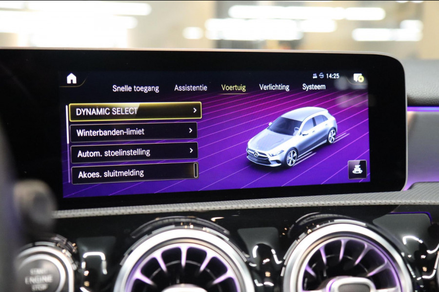 Mercedes-Benz A-Klasse 220 AMG /PANO/SFEERV/CARPLAY/CAM/STOELV/VOLL