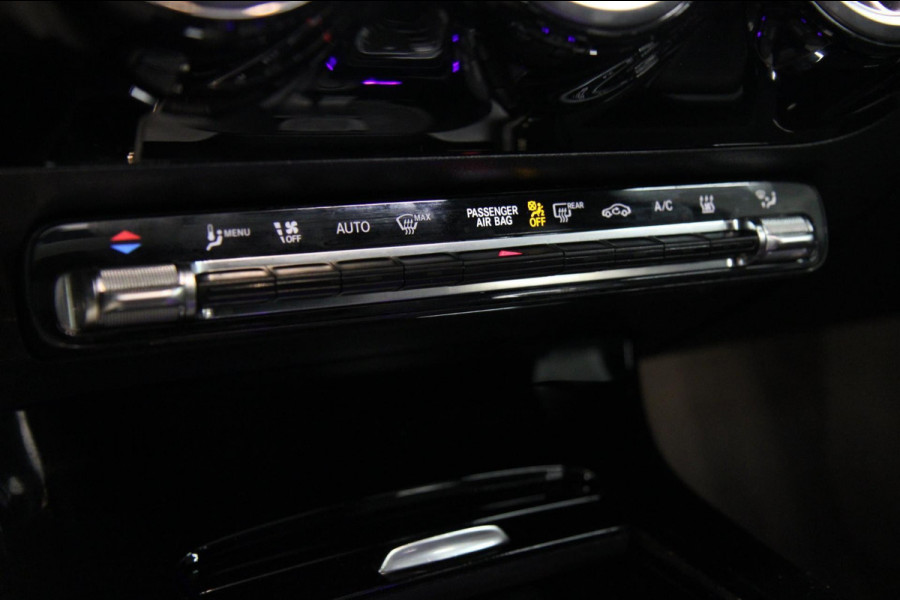 Mercedes-Benz A-Klasse 220 AMG /PANO/SFEERV/CARPLAY/CAM/STOELV/VOLL