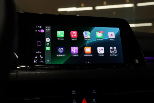 Volkswagen Golf 1.5 eTSI 3X R-Line PANO/IQLIGHT/BLINDESPOT/CARPLAY/VOLL