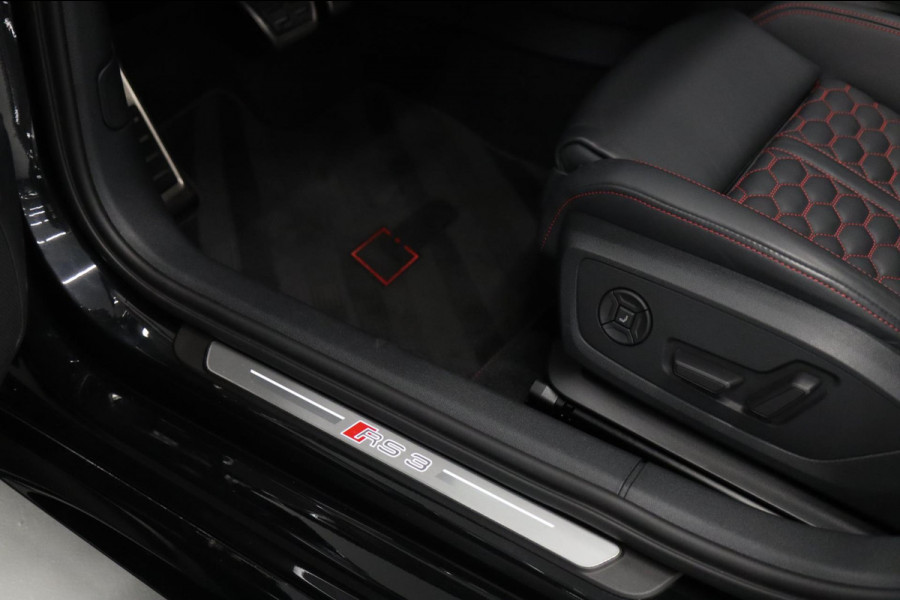 Audi RS3 Sportback 2.5 TFSI quattro /PANO/B&O/Memory/BOMVOL