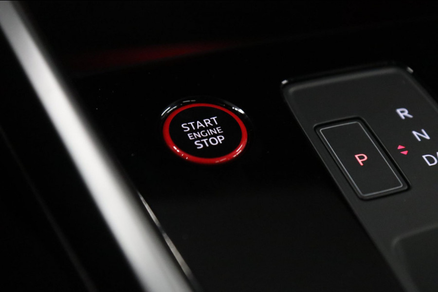 Audi RS3 Sportback 2.5 TFSI quattro /PANO/B&O/Memory/BOMVOL