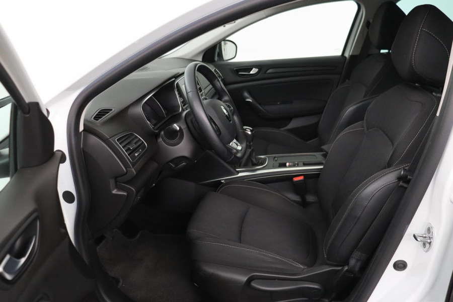 Renault Mégane 1.3 TCe Limited | Carplay | Keyless | Navigatie | Climate control | Parkeerhulp | Cruise control | DAB | Bluetooth