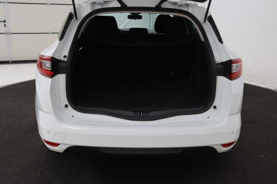 Renault Mégane 1.3 TCe Limited | Carplay | Keyless | Navigatie | Climate control | Parkeerhulp | Cruise control | DAB | Bluetooth