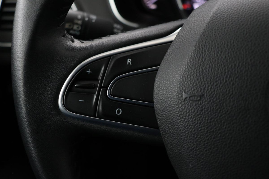 Renault Mégane 1.3 TCe Limited | Carplay | Keyless | Navigatie | Climate control | Parkeerhulp | Cruise control | DAB | Bluetooth