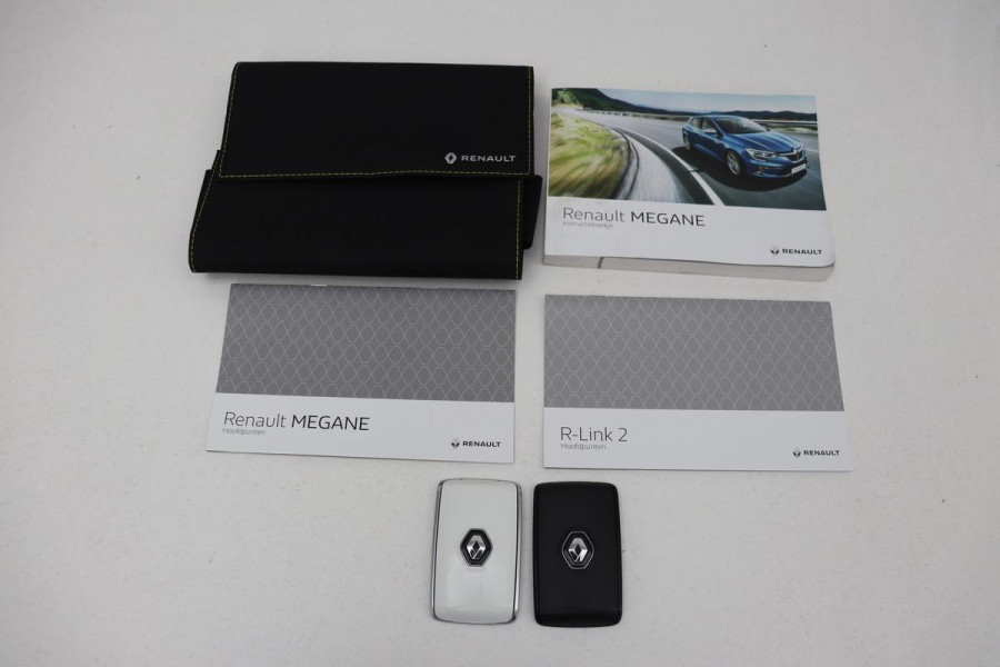 Renault Mégane 1.3 TCe Limited | Carplay | Keyless | Navigatie | Climate control | Parkeerhulp | Cruise control | DAB | Bluetooth