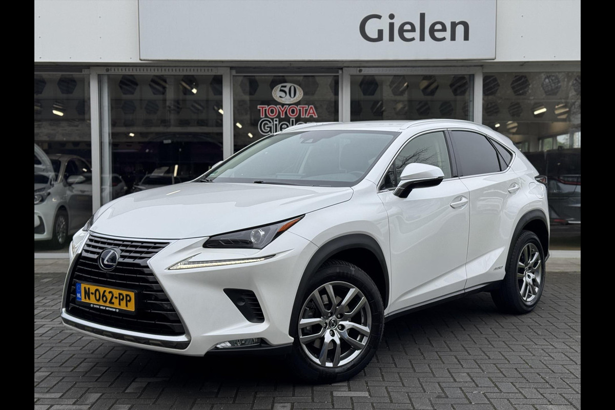 Lexus NX 300h AWD Luxury Line | Groot Scherm, Adaptive cruise control, Leer, Stoelverwarming, Parkeersensoren, Elektrische achterklep, 18 Lexus NX 300h AWD Luxury Line | Groot Scherm, Adaptive cruise control, Leer, Stoelverwarming, Parkeersensoren, Elektrische achterklep, 18