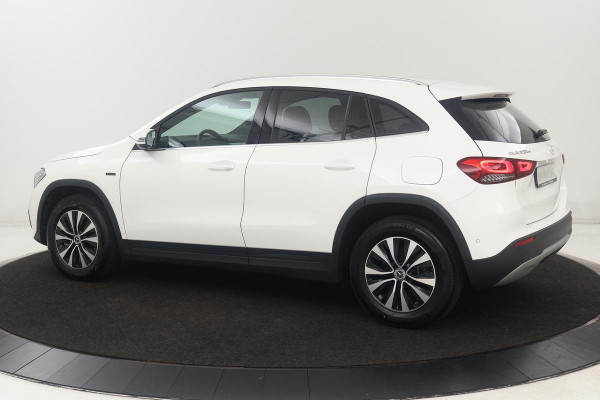 Mercedes-Benz GLA 250e Style | Adaptive cruise | Carplay | Stoelverwarming | Camera | Half leder | Full LED | Park Assist | Widescreen | Climate control
