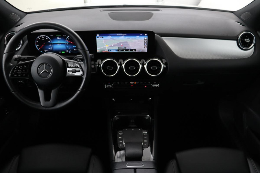 Mercedes-Benz GLA 250e Style | Adaptive cruise | Carplay | Stoelverwarming | Camera | Half leder | Full LED | Park Assist | Widescreen | Climate control