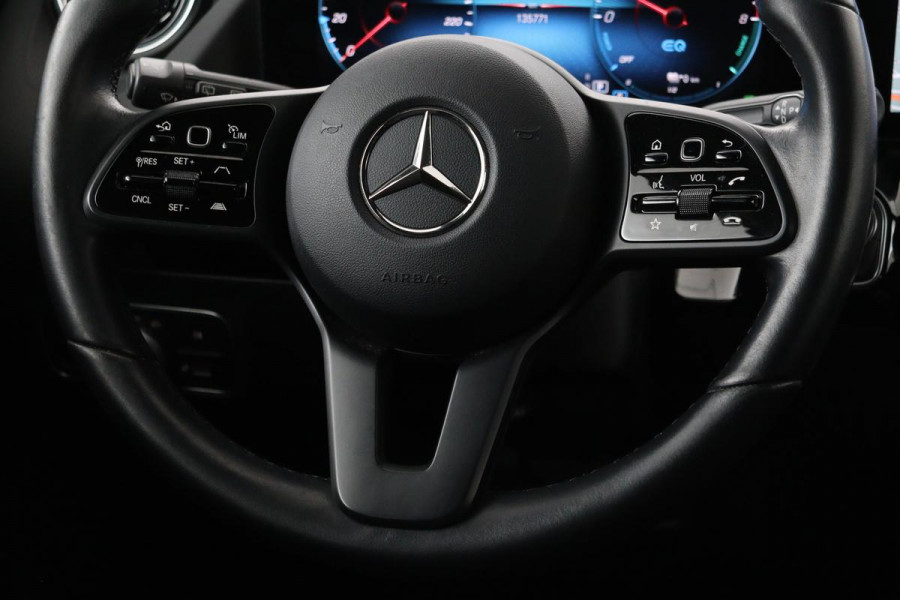 Mercedes-Benz GLA 250e Style | Adaptive cruise | Carplay | Stoelverwarming | Camera | Half leder | Full LED | Park Assist | Widescreen | Climate control