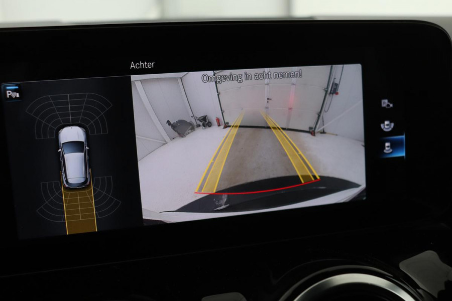 Mercedes-Benz GLA 250e Style | Adaptive cruise | Carplay | Stoelverwarming | Camera | Half leder | Full LED | Park Assist | Widescreen | Climate control