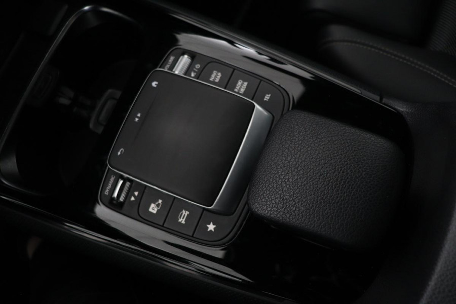 Mercedes-Benz GLA 250e Style | Adaptive cruise | Carplay | Stoelverwarming | Camera | Half leder | Full LED | Park Assist | Widescreen | Climate control