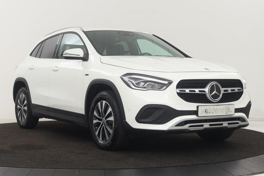 Mercedes-Benz GLA 250e Style | Adaptive cruise | Carplay | Stoelverwarming | Camera | Half leder | Full LED | Park Assist | Widescreen | Climate control