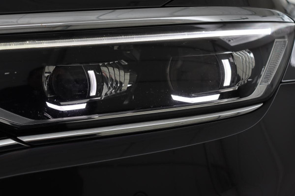 Volkswagen Passat 1.5 TSI R Line | Stoelverwarming | Matrix LED | Adaptive cruise | Carplay | Leder/Alcantara | Navigatie | Parkeerhulp