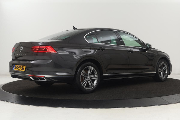 Volkswagen Passat 1.5 TSI R Line | Stoelverwarming | Matrix LED | Adaptive cruise | Carplay | Leder/Alcantara | Navigatie | Parkeerhulp