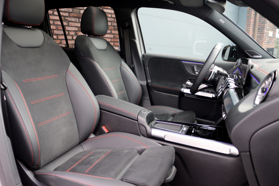 Mercedes-Benz EQB 350 4MATIC AMG Line 71 kWh | Facelift | Distronic | Burmester  | Memory | HUD | Trekhaak | Panoramadak | Verwarmd Stuurwiel | Keyless Go | Vario-achterbank |