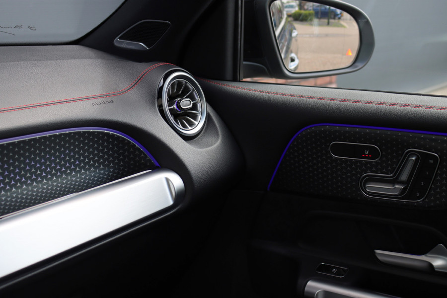 Mercedes-Benz EQB 350 4MATIC AMG Line 71 kWh | Facelift | Distronic | Burmester  | Memory | HUD | Trekhaak | Panoramadak | Verwarmd Stuurwiel | Keyless Go | Vario-achterbank |